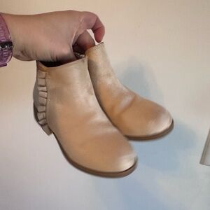 Girls Faux suede Elegant Cream Ankle Boots